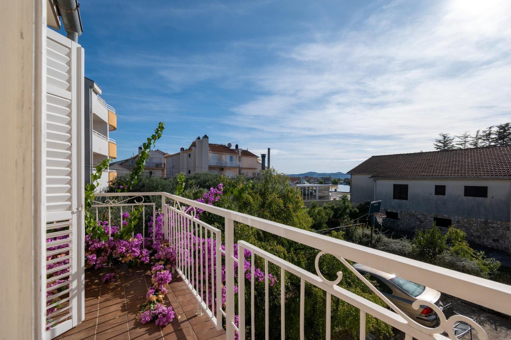 Apartments By The Sea Sukosan, Zadar - 5863 Esterno foto
